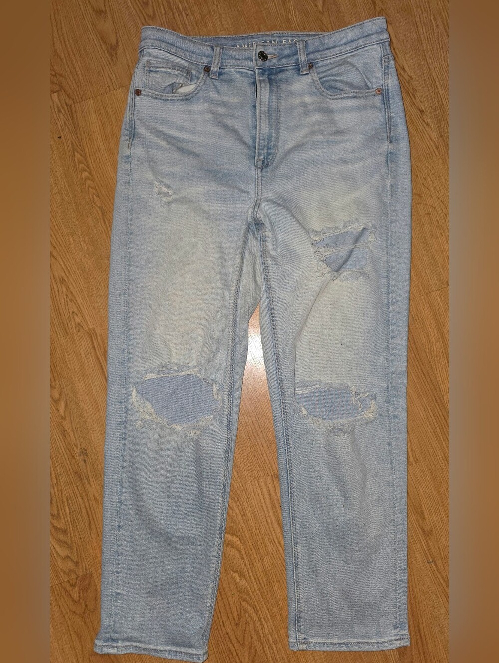 American Eagle Mom Straight Leg Jean